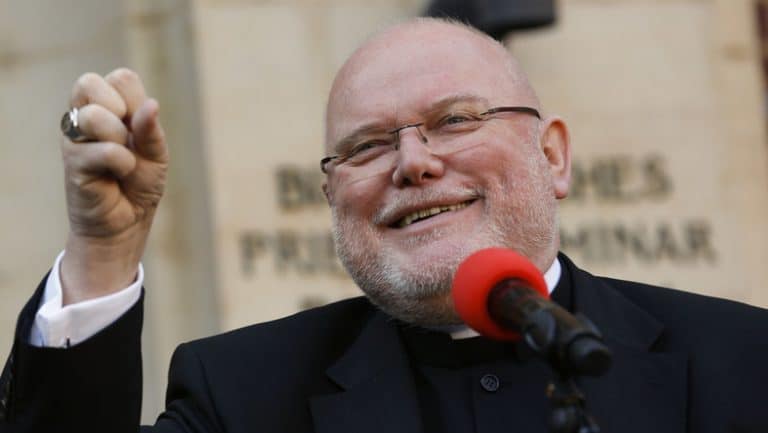 Arcybiskup Monachium chce udzielać błogosławieństw parom homoseksualnym