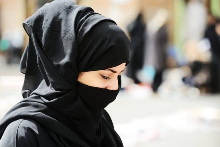Iran: 29 kobiet zostało aresztowanych za ściągnięcie w ramach protestu hidżabu w miejscu publicznym