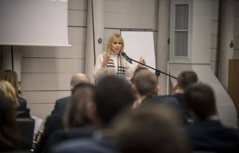Bieńkowska szczuje na Polskę podczas wykładu dla zagranicznych studentów