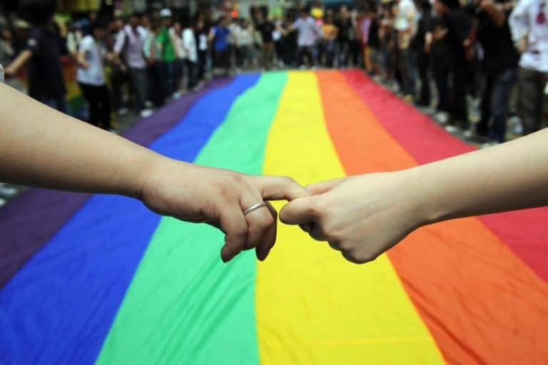 Rodzice protestują przeciwko zajęciom genderowym w szkołach