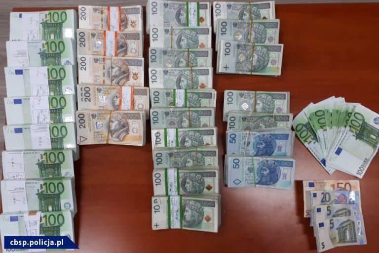 Sześć osób zatrzymanych w sprawie gigantycznego wyłudzenia podatku VAT