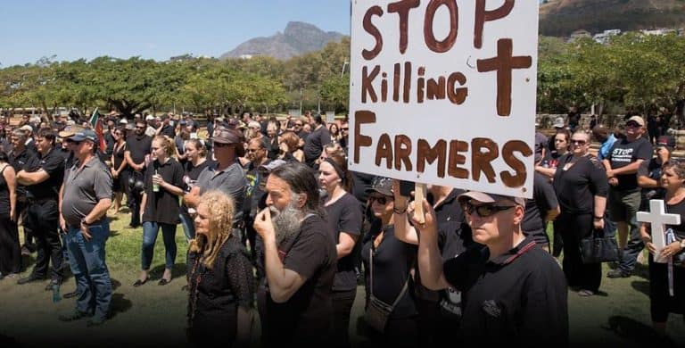 Czy Australia pomoże prześladowanym białym farmerom z RPA?