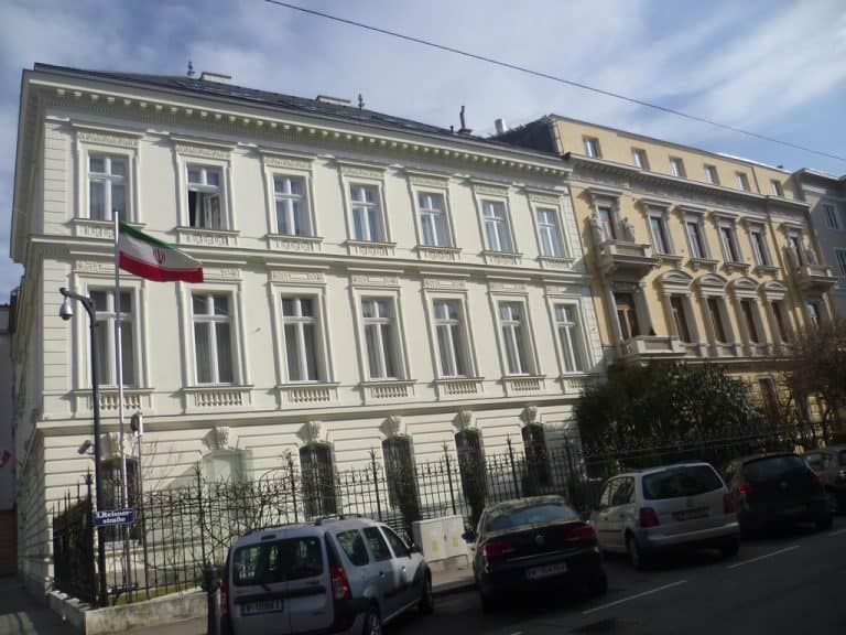 Austria: Przed ambasadą Iranu zastrzelono nożownika