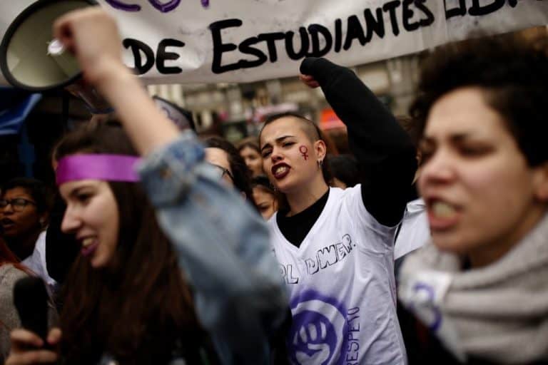 W Madrycie podczas feministycznej manifestacji sprofanowano dwa kościoły