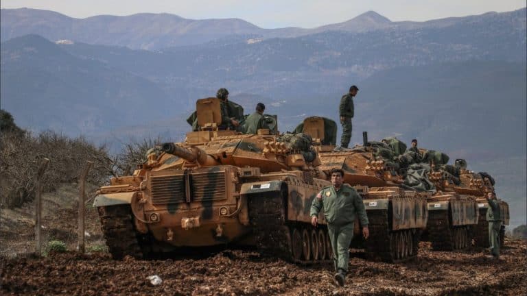 Turcy są już w odległości trzech kilometrów od miasta Afrin