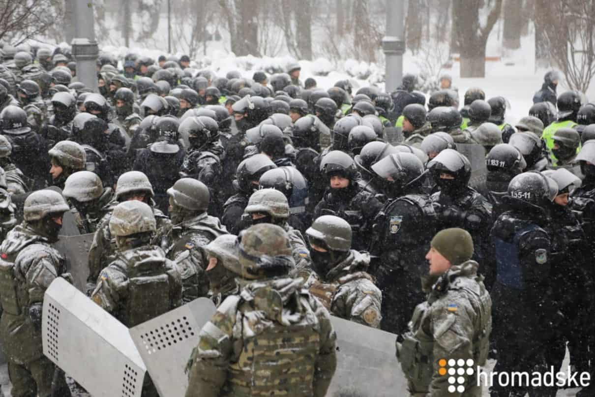 Bitwa w Kijowie – policja zlikwidowała „miasteczko namiotowe” pod budynkiem Rady Najwyższej Ukrainy