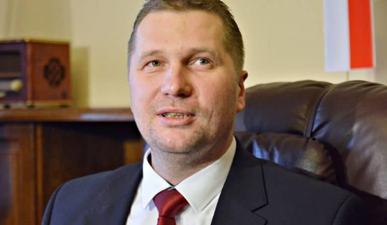 Czarnek: Prawdopodobnie w maju już wszystkie klasy będą uczyły się tradycyjnie