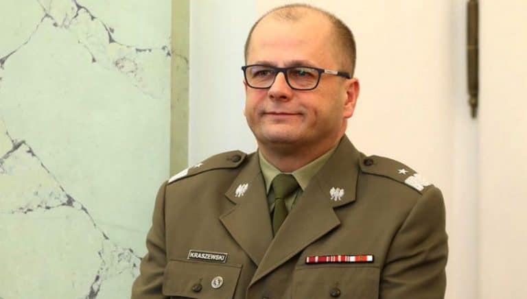 Gen. Kraszewski odzyskał dostęp do dokumentów objętych klauzulą tajności
