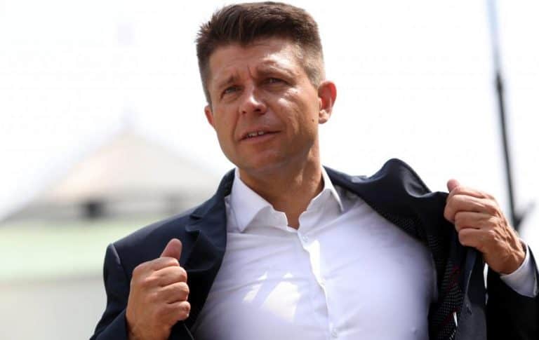 Petru: Orlen należy sprywatyzować. Nie jest strategiczną firmą