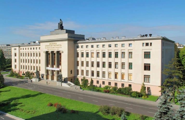 Akademia Górniczo-Hutnicza uruchamia własną sieć komórkową