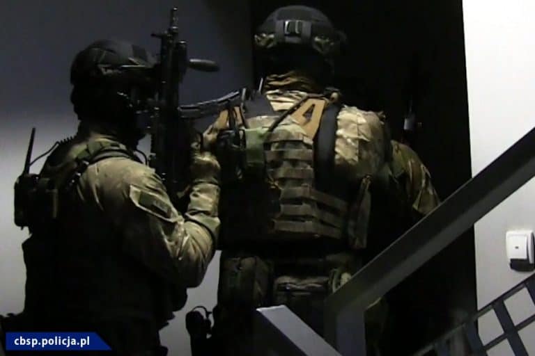 Na sprzedaży narkotyków mogli zarobić miliony, policjanci CBŚP zatrzymali 21 osób