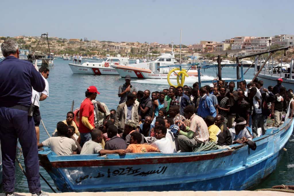 Kolejny etap inwazji – nowa fala migrantów zalewa Europę