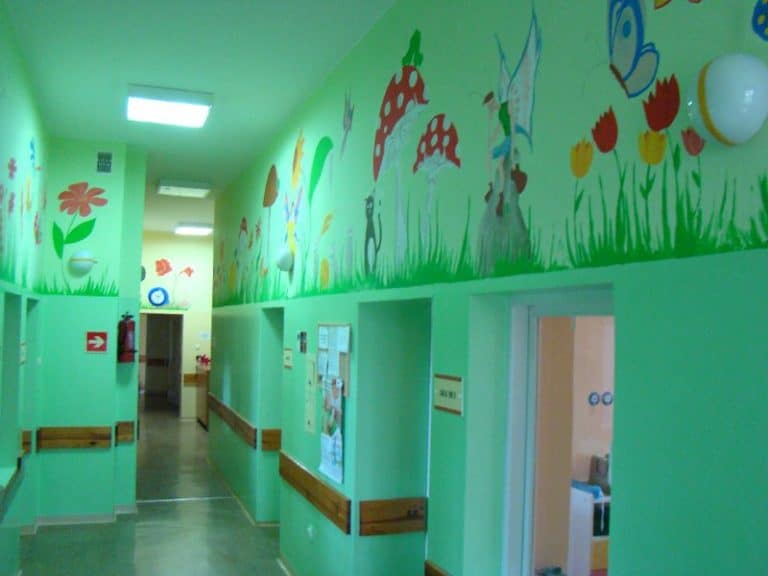 Trwają prace nad ustawą zakazującą szpitalom pobierania opłat od rodziców, którzy zdecydują się na zostanie na noc ze swym dzieckiem