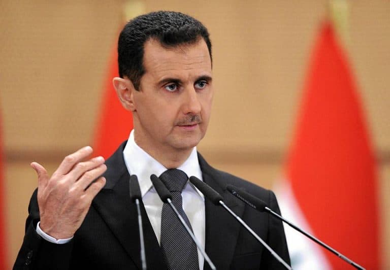 Prezydent Asad zwrócił Legię Honorową w proteście przeciwko udziałowi Francji w ataku na Syrię