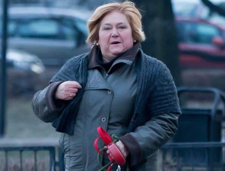 Anna Komorowska żali się, ze za granicą musi się wstydzić za Polskę…