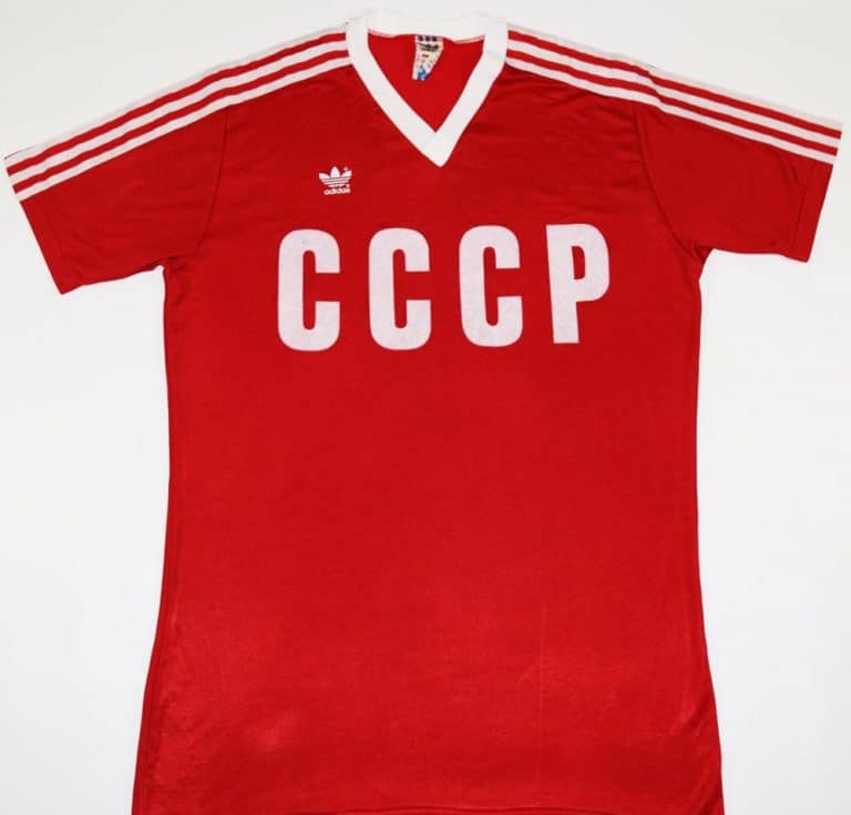 Marka odzieży Adidas inspiruje się komunistyczną symboliką