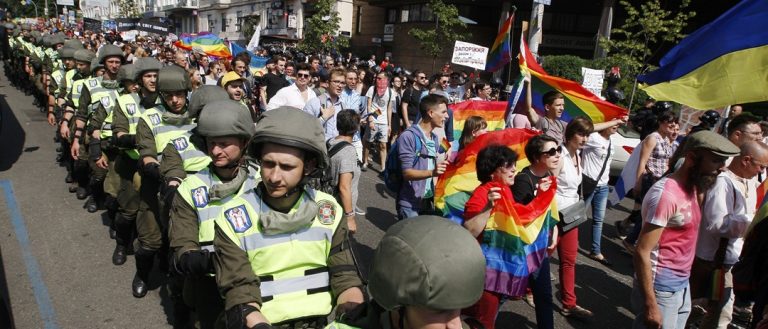 Ukraina: Ambasadorzy obcych państw naciskają na społeczeństwo by to zaakceptowało gejowskie marsze