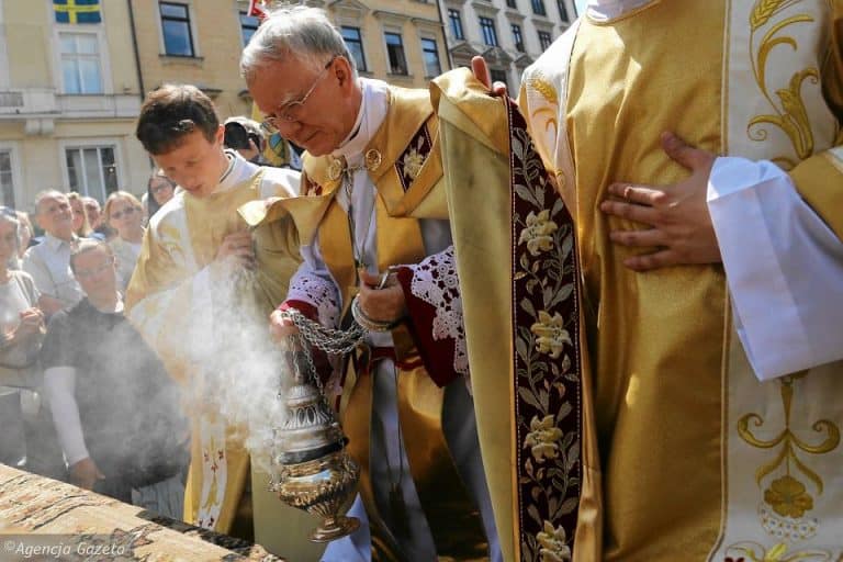 Abp. Jędraszewski: Boże Ciało jest świętem wpisanym głęboko w polską tradycję, tradycję polskiego narodu