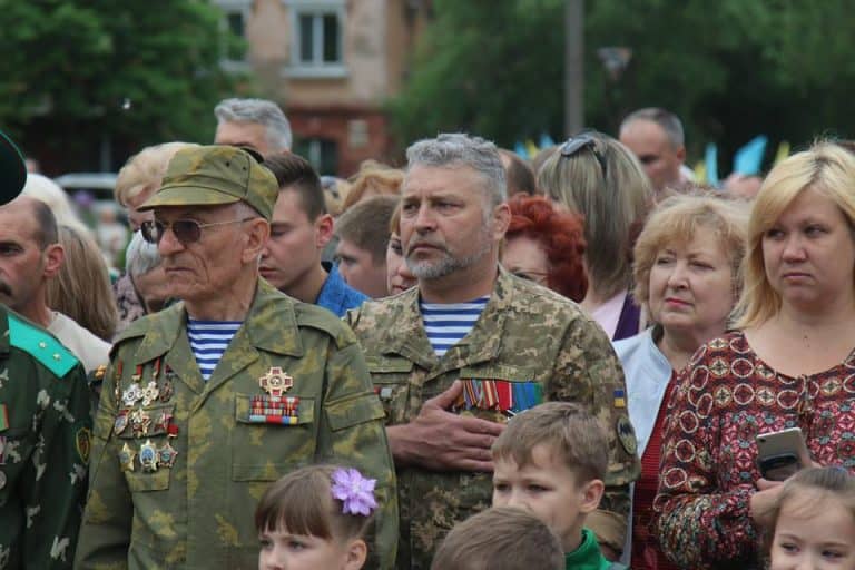 Na Ukrainie podczas obchodów „Dnia Zwycięstwa” wybrzmiała pieśń poświęcona żołnierzom rosyjskim walczącym w… Syrii /film/