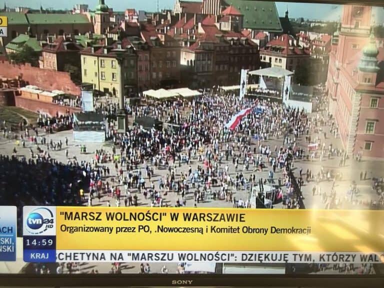 „Powiesiłabym Szydło, Dudę i Kaczora” – marzenia uczestniczki „Marszu Wolności”