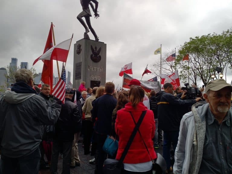 Apel poległych pod Pomnikiem Katyńskim i manifestacja w Jersey City