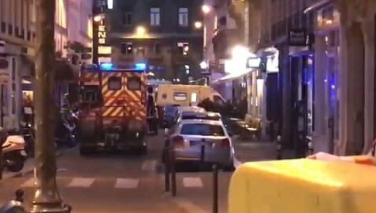 Atak nożownika w Paryżu, zginęła jedna osoba oraz napastnik