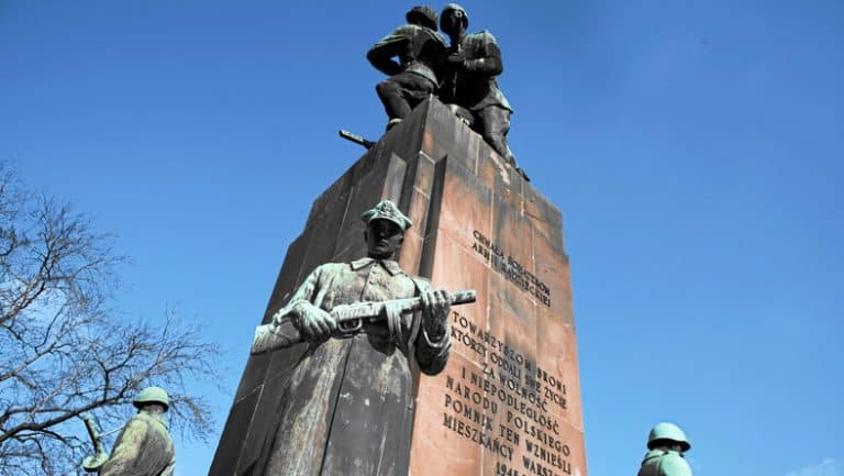Pomnik „Czterech Śpiących” zostanie umieszczony w Muzeum Historii Polski z odpowiednią adnotacją