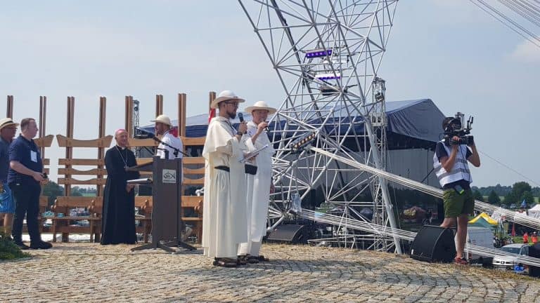 Tysiące wiernych na Polach Lednickich