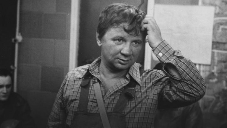 Roman Kłosowski nie żyje, największą sławę przyniosła mu rola Maliniaka w „Czterdziestolatku”