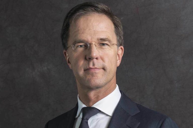 Czy Holandia dołączy do nagonki na Polskę? Premier Mark Rutte publicznie poparł działania Timmermansa wymierzone w nasze państwo
