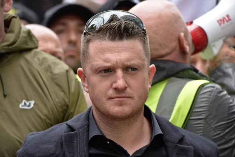 Muzułmanie przetrzymywani w więzieniu, do którego trafił Tommy Robinson, mieli wcześniej wiedzieć o jego przybyciu