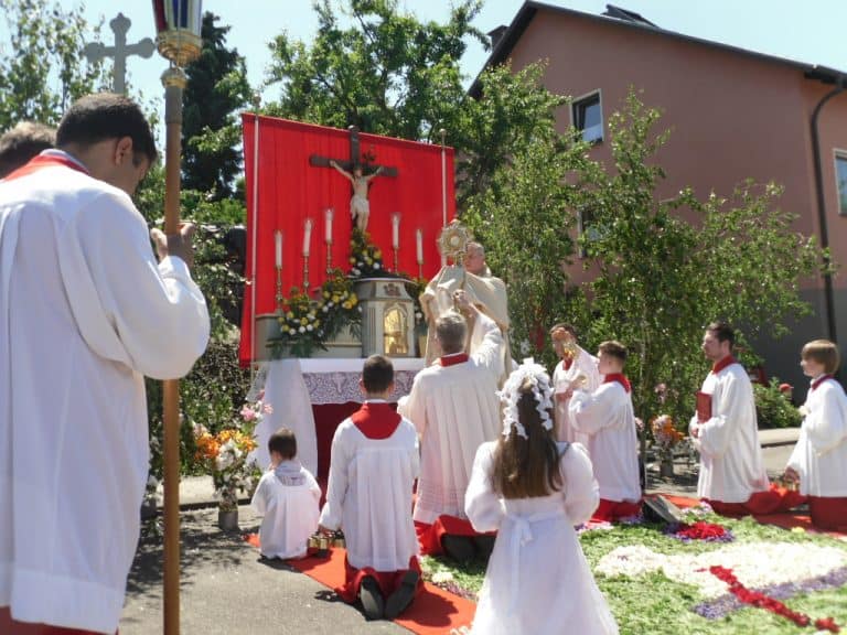 W niemieckim mieście Bergkamen musiano odwołać procesję Bożego Ciała