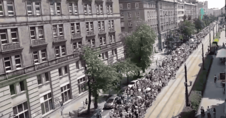 W Warszawie odbył się II międzynarodowy protest przeciw przymusowi szczepień