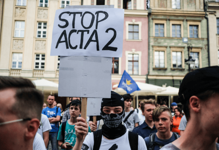 Parlament Europejski odrzucił ograniczającą wolność w internecie dyrektywę
