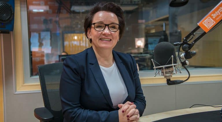 Sąd uznał, iż nazwanie minister Zalewskiej „suką” nie jest obraźliwe