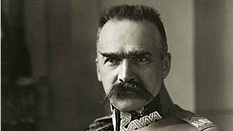 Jak się okazuje Parlamentowi Europejskiemu przeszkadza Józef Piłsudski…