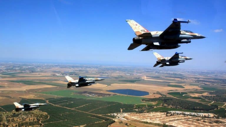 Izrael przeprowadził atak rakietowy na wojska syryjskie w rejonie lotniska „Nejbar”
