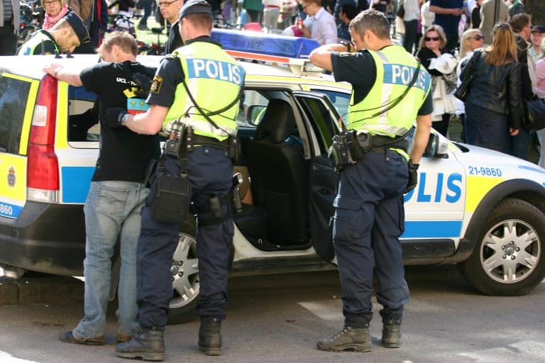 Walczył w szeregach ISIS w Syrii i Iraku, aresztowano go w związku z wojną gangów w… Szwecji