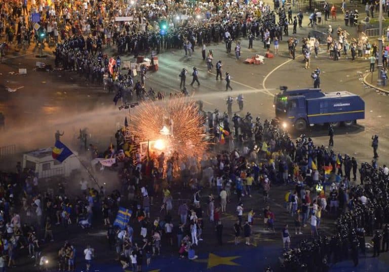 Doszło do krwawych zamieszek w Bukareszcie