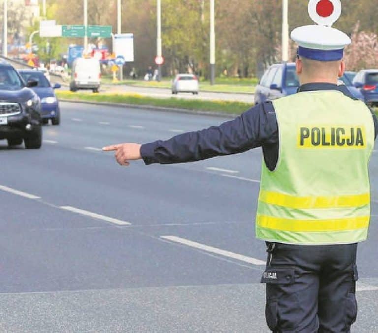 Młody kierowca zasłabł, gdy usłyszał kwotę mandatu za popełnione wykroczenie