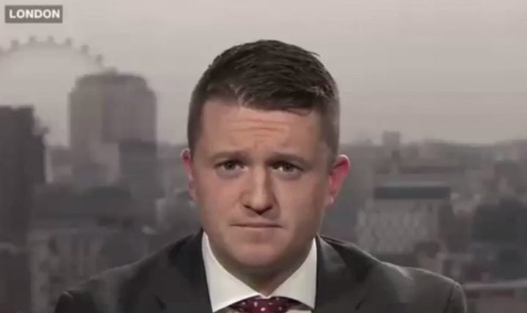 Tommy Robinson został zwolniony z więzienia za kaucją