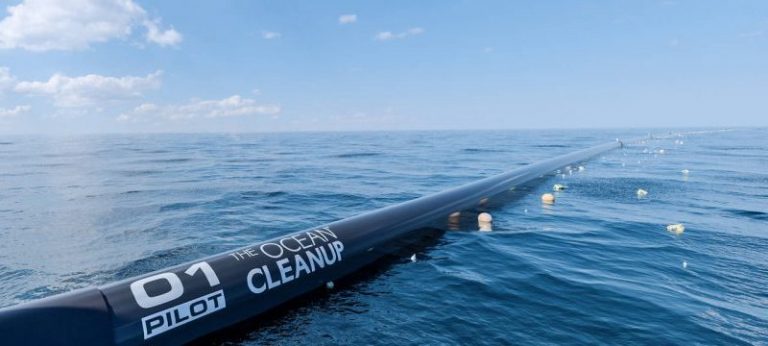 Ogromna maszyna oczyści ocean ze śmieci