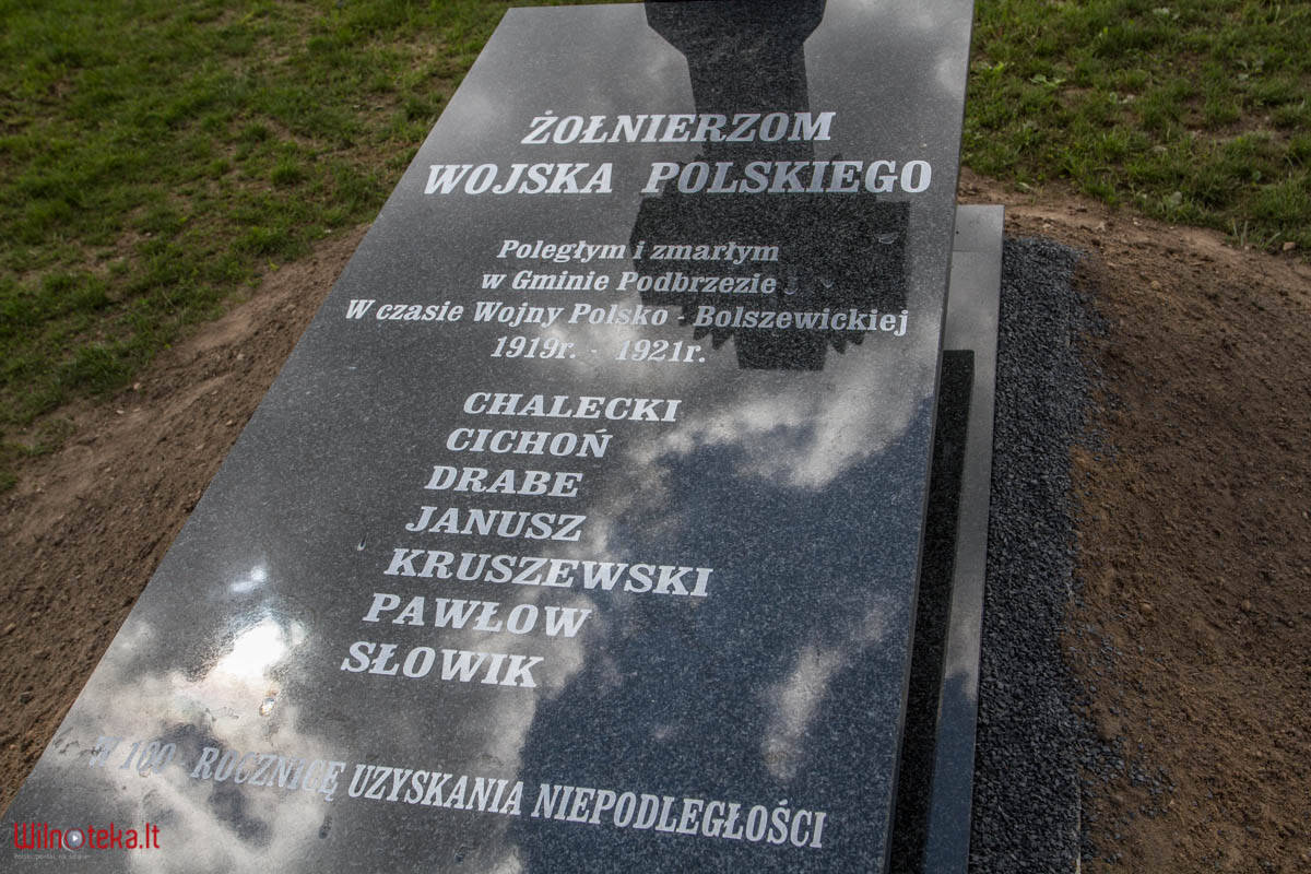 W podwileńskim Podbrzeziu odsłonięto pomnik żołnierzy Wojska Polskiego