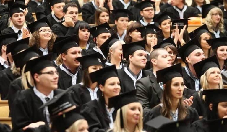 Polskie uczelnie forują obcokrajowców kosztem polskich studentów