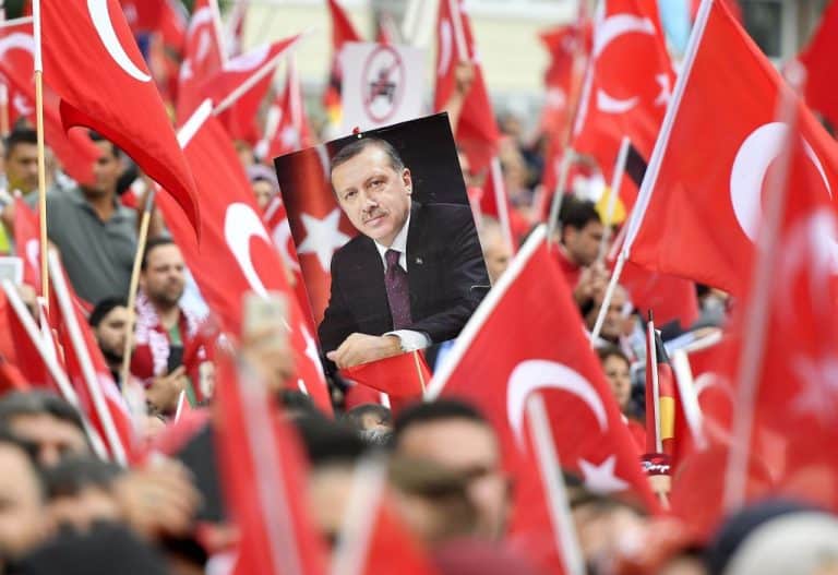 Tak Turcy witali Erdogana na niemieckiej ziemi /film/