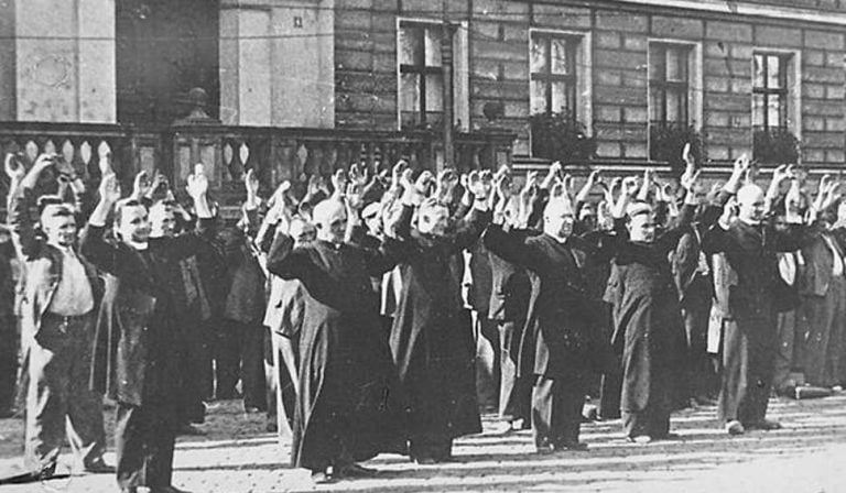 Co piąty ksiądz diecezjalny został zamordowany w okupowanej przez Niemców i Rosjan Polsce