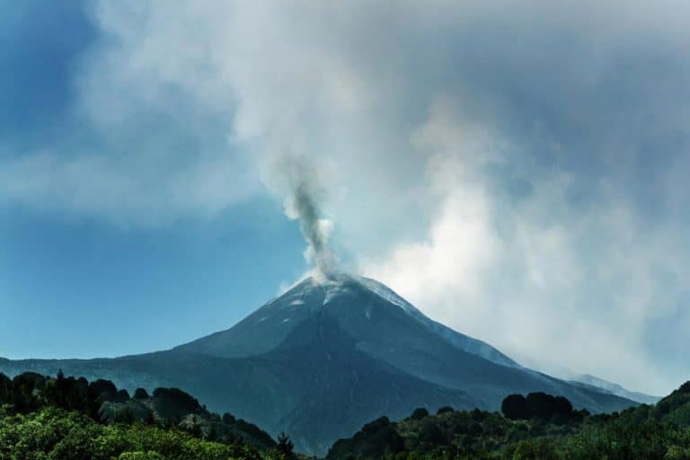 Wulkan Etna systematycznie się przesuwa w kierunku morza – może dojść do katastrofy