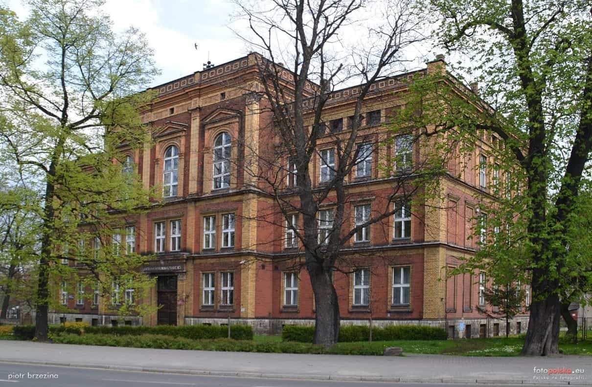 Dyrekcja Liceum w Tarnowskich Górach bardzo chciała wziąć udział w