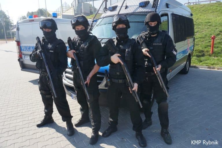 Policja kupuje więcej amunicji do strzelb gładkolufowych