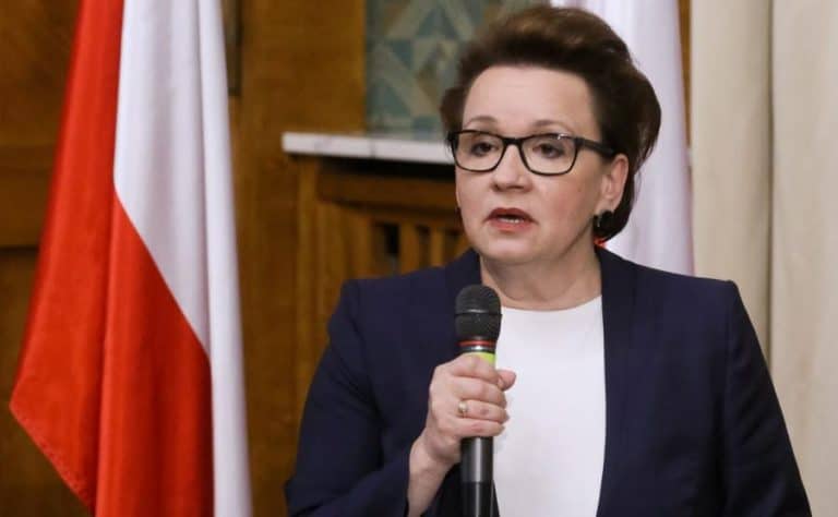 Minister Anna Zalewska o „Karcie LGBT”: „Mamy już w szkołach edukację seksualną”